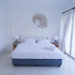 Sunrise Beach Villa