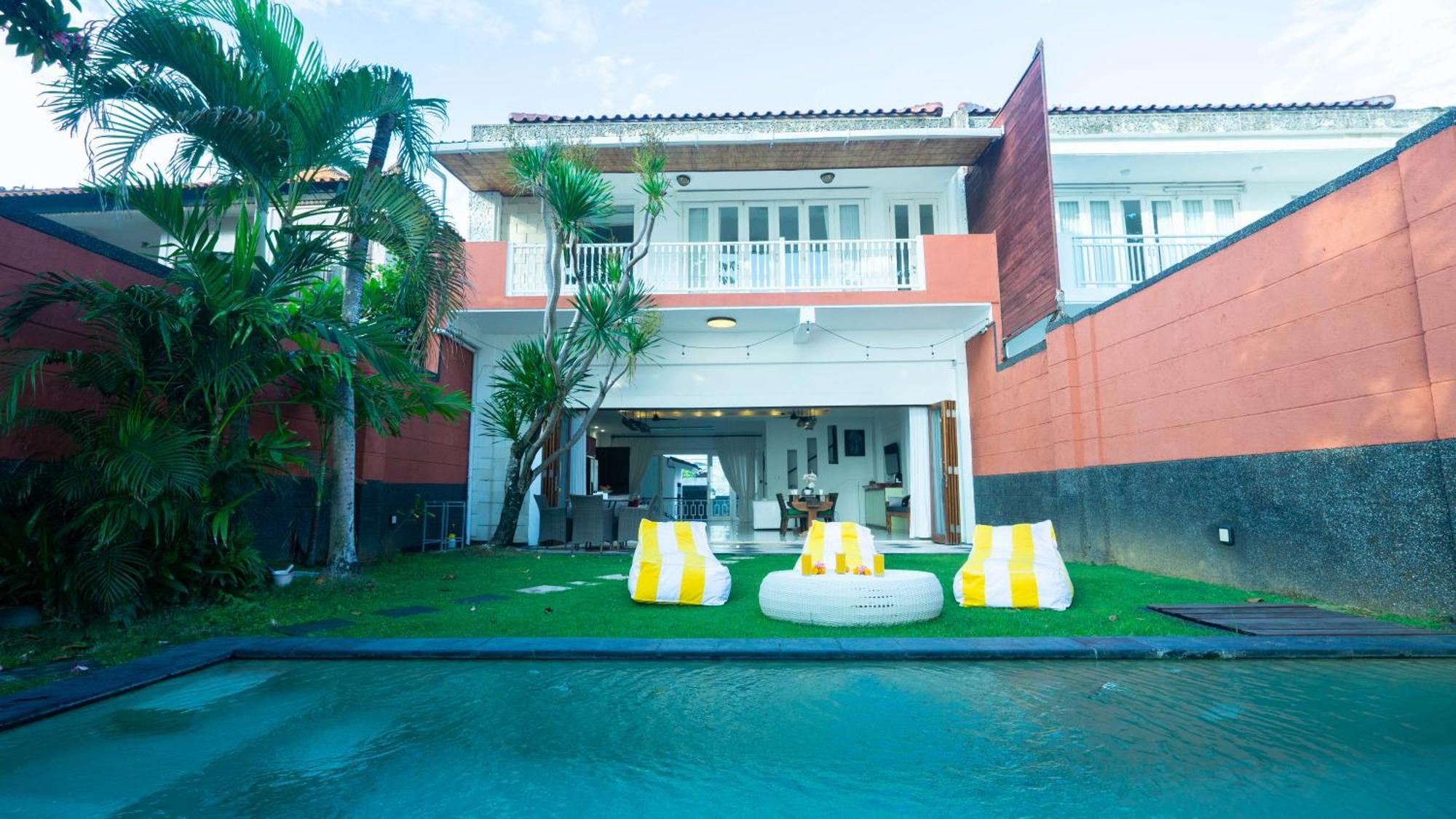 Sunrise Villa *
